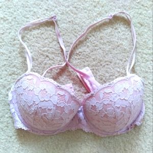 VICTORIA'S SECRET PINK Light purple push up bra 32 D.